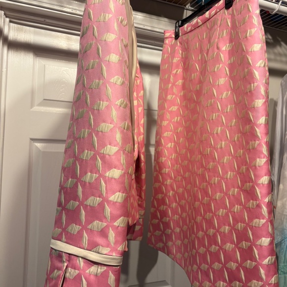 Lily & Taylor Suit - Picture 5 of 13